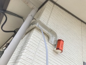 (4/28) 京都市左京区にてエアコン配管カバー加工.jpg