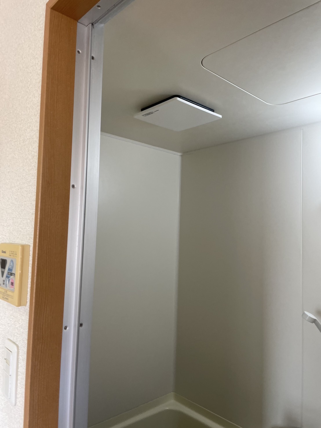 墨田区にて浴室換気扇入替工事